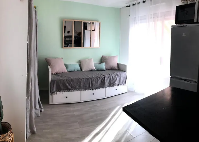Studio Avec Terrasse Et Piscine